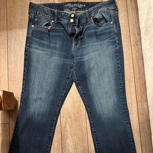 American Eagle Artist Crop 18 Regular women’s jeans